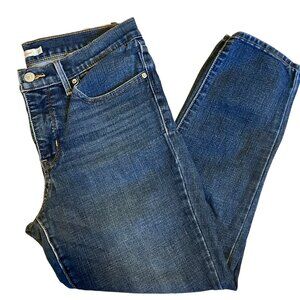 EUC Levi's 311 Shaping Skinny Jeans Size:  30